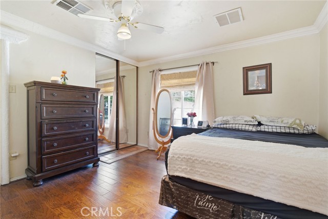 Detail Gallery Image 23 of 44 For 29952 Louis Ave, Canyon Country,  CA 91351 - 5 Beds | 4 Baths