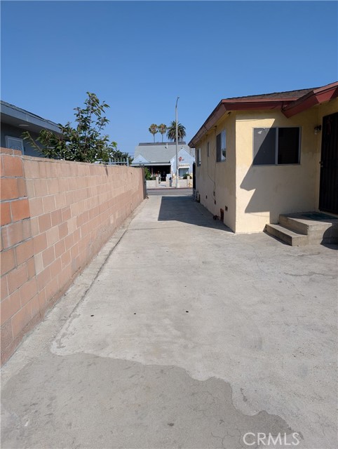 Detail Gallery Image 2 of 30 For 2235 Hauser Bld, Los Angeles,  CA 90016 - – Beds | – Baths