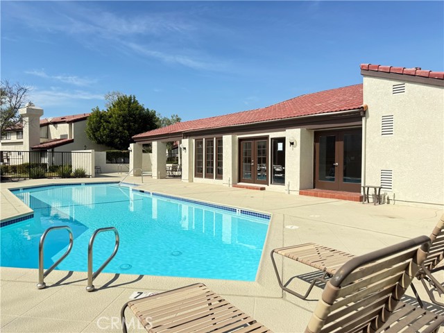 Detail Gallery Image 5 of 47 For 1496 Corte Hacienda, Upland,  CA 91786 - 2 Beds | 2/1 Baths