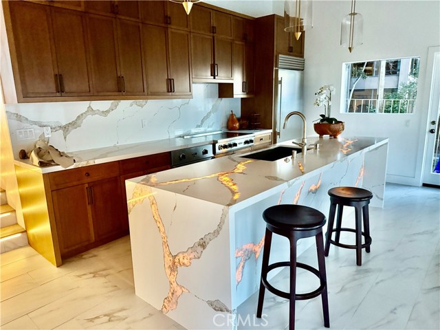 536 Via Almar, Palos Verdes Estates, California 90274, 4 Bedrooms Bedrooms, ,1 BathroomBathrooms,Residential,For Sale,Via Almar,PV25249382