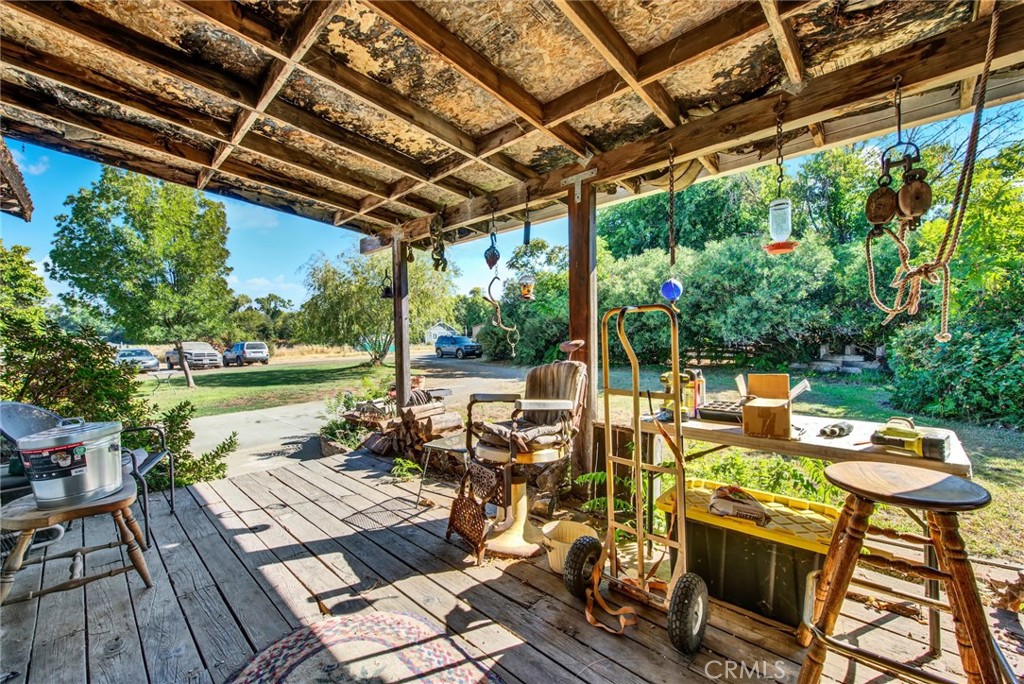 https://media.crmls.org/medias/1d37680a-4050-44af-a257-16479167b58e.jpg?preset=X-Large