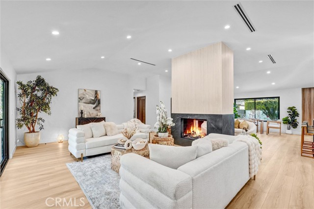 6847 Katherine, Van Nuys CA: https://media.crmls.org/medias/1d377cbb-3d35-4ec9-a93b-c3b7f4928158.jpg