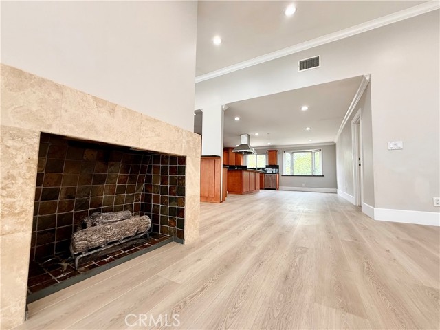 Detail Gallery Image 26 of 73 For 24204 Calvert, Woodland Hills,  CA 91367 - 6 Beds | 3 Baths