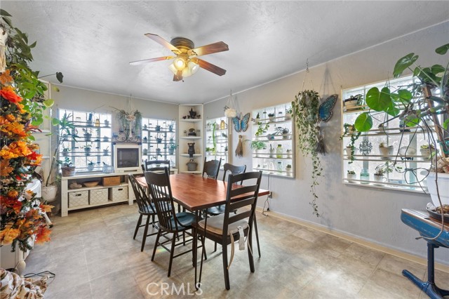 Detail Gallery Image 15 of 49 For 3010 Elmwood Ave, Bakersfield,  CA 93305 - 4 Beds | 2 Baths