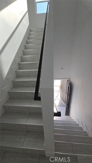 Detail Gallery Image 5 of 23 For 10413 Avalon Bld, Los Angeles,  CA 90003 - 4 Beds | 2 Baths