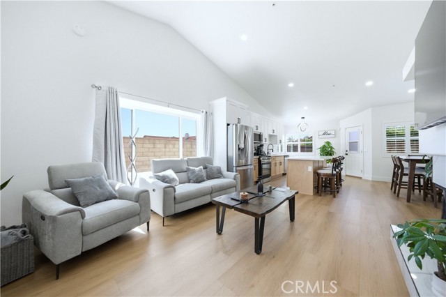 Detail Gallery Image 4 of 44 For 7652 Plumaria, Fontana,  CA 92336 - 3 Beds | 2 Baths