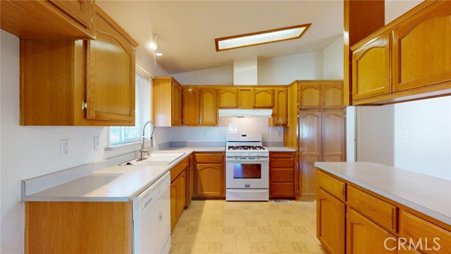 Detail Gallery Image 17 of 46 For 2692 Highland Ave #66,  Highland,  CA 92346 - 2 Beds | 2 Baths