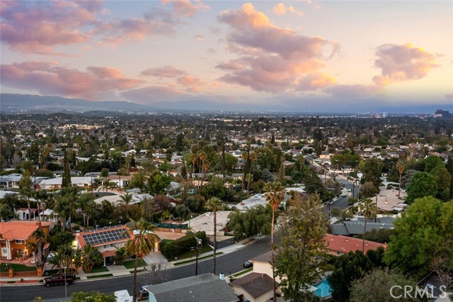 Detail Gallery Image 7 of 54 For 5630 Blanco Ave, Woodland Hills,  CA 91367 - 4 Beds | 4/1 Baths