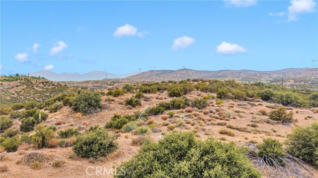 Detail Gallery Image 14 of 19 For 4550 Summit Valley Rd, Hesperia,  CA 92345 - – Beds | – Baths