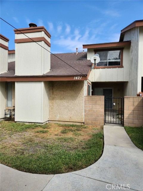 Detail Gallery Image 1 of 14 For 1421 W Puente Ave, West Covina,  CA 91790 - 3 Beds | 3 Baths