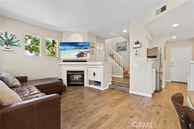 2348 Sunningdale Drive, Tustin CA: https://media.crmls.org/medias/1d3f4978-ef66-4f46-8ce1-85fa816eb704.jpg