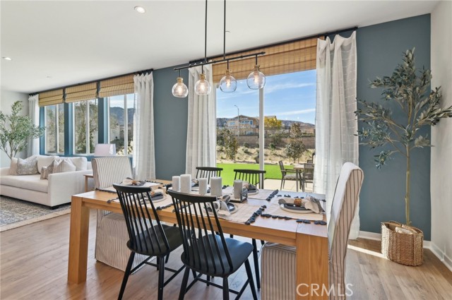 Detail Gallery Image 6 of 32 For 6737 Solera Dr, Palmdale,  CA 93552 - 5 Beds | 4 Baths
