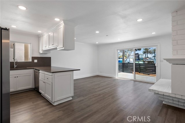 207 28th Street, Newport Beach CA: https://media.crmls.org/medias/1d3fb69e-5a1d-4a0f-88ab-3be0261b2cd4.jpg