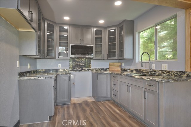 929 Trinity Drive, Lake Arrowhead CA: https://media.crmls.org/medias/1d3fb84d-1a14-4140-943e-726988b875fc.jpg