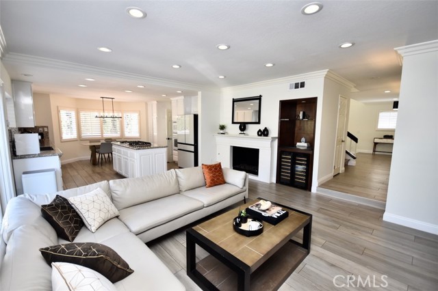 Detail Gallery Image 8 of 40 For 20 Salerno, Irvine,  CA 92614 - 4 Beds | 3 Baths