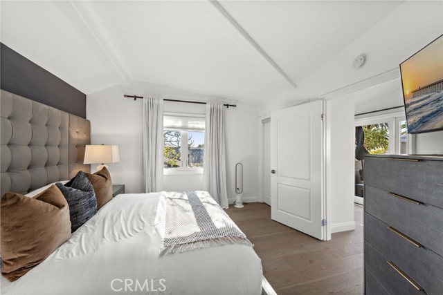 718 1/2 Marguerite Avenue, Corona del Mar CA: https://media.crmls.org/medias/1d40b6fc-b18c-49fb-a5d5-70811555759b.jpg