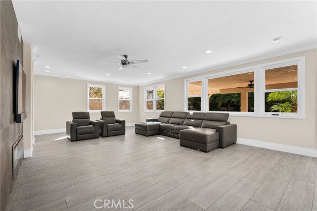 Detail Gallery Image 9 of 68 For 928 Trovita, Corona,  CA 92881 - 4 Beds | 3 Baths