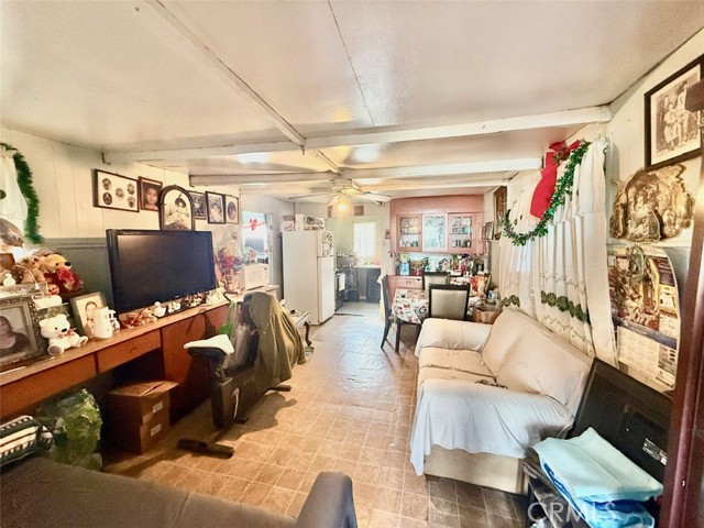 Detail Gallery Image 12 of 23 For 860 W 54th, Los Angeles,  CA 90037 - 4 Beds | 3 Baths