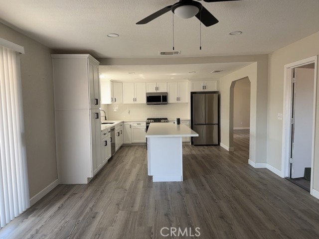 Detail Gallery Image 11 of 48 For 13839 Rincon, Apple Valley,  CA 92307 - 4 Beds | 2 Baths