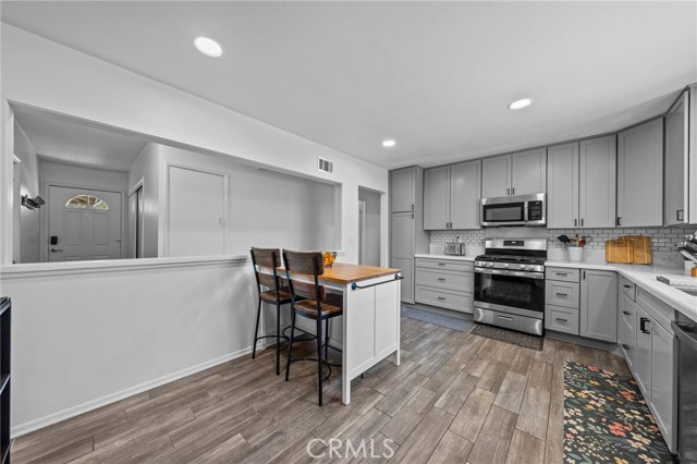 222 Phlox Avenue, Redlands CA: https://media.crmls.org/medias/1d43ec7c-cd8e-4438-85d5-f2e24608d610.jpg