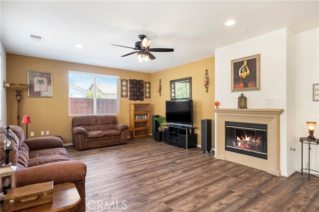 197 Inkster Way, Hemet CA: https://media.crmls.org/medias/1d441656-4a17-4a24-9326-227c87bf9028.jpg