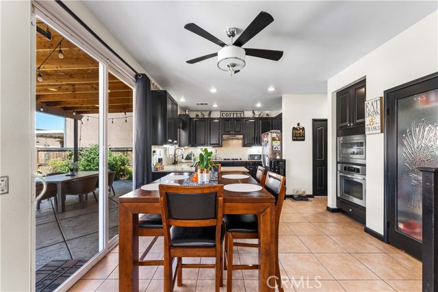 Detail Gallery Image 6 of 26 For 9482 Apricot Ct, Hesperia,  CA 92345 - 4 Beds | 2/1 Baths