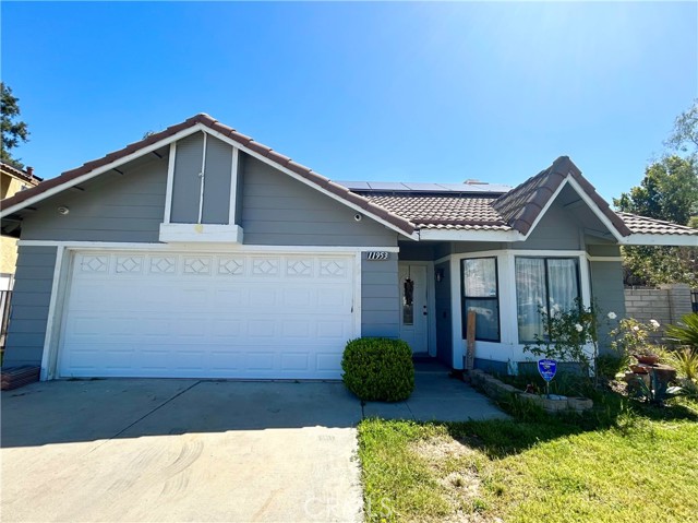 11953 Weeping Willow Lane, Fontana, California 92337, 3 Bedrooms Bedrooms, ,2 BathroomsBathrooms,Single Family Residence,For Sale,Weeping Willow,EV24073104