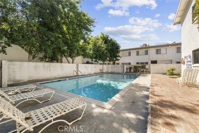 Detail Gallery Image 30 of 41 For 18555 Collins St #C18,  Tarzana,  CA 91356 - 2 Beds | 2 Baths