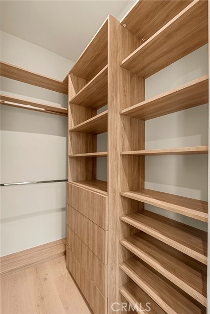 Detail Gallery Image 28 of 58 For 5525 Carpenter Ave, Valley Village,  CA 91607 - 5 Beds | 6/1 Baths