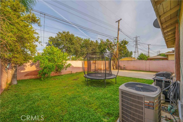 Detail Gallery Image 27 of 39 For 15534 Carfax, Bellflower,  CA 90706 - 3 Beds | 2 Baths