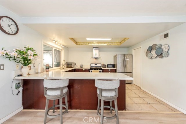 Detail Gallery Image 5 of 37 For 15523 Lancelot Ave, Norwalk,  CA 90650 - 6 Beds | 4 Baths