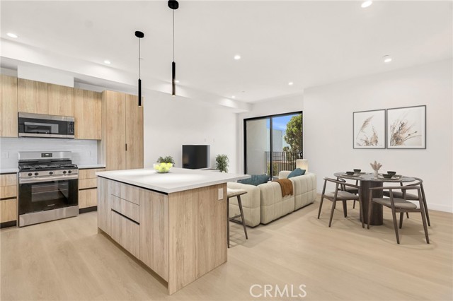 848 N. Hayworth, West Hollywood CA: https://media.crmls.org/medias/1d46545e-9805-4ef0-92dd-51d9d6b6255b.jpg