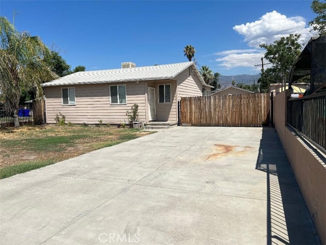 25572 Jane St, San Bernardino, CA 92404