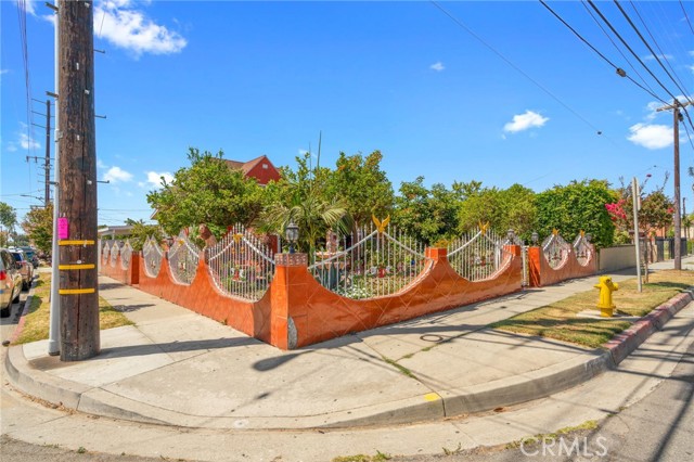 MLS# DW22174026