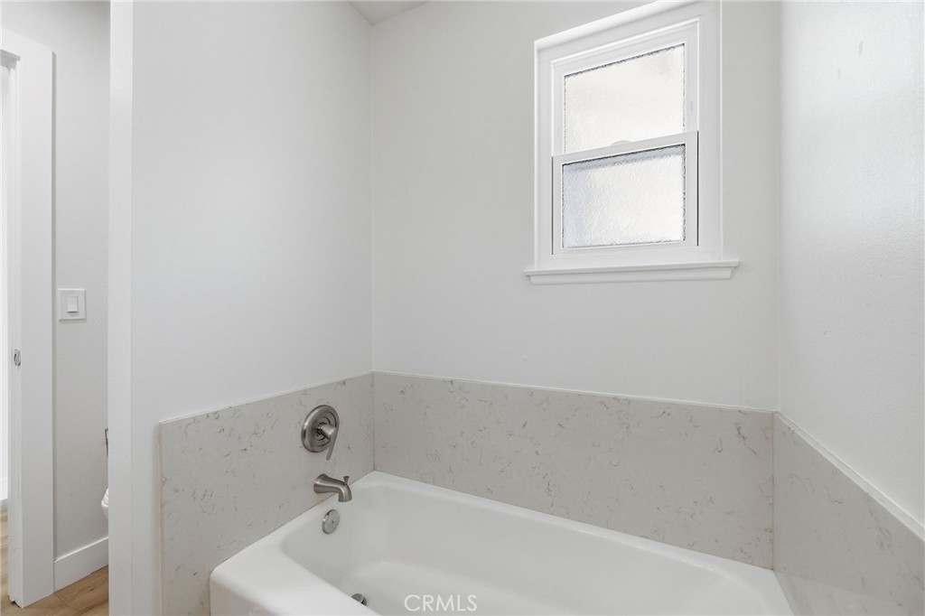 https://media.crmls.org/medias/1d492dad-8310-4fdf-bf03-ab61584c4dd8.jpg?preset=X-Large