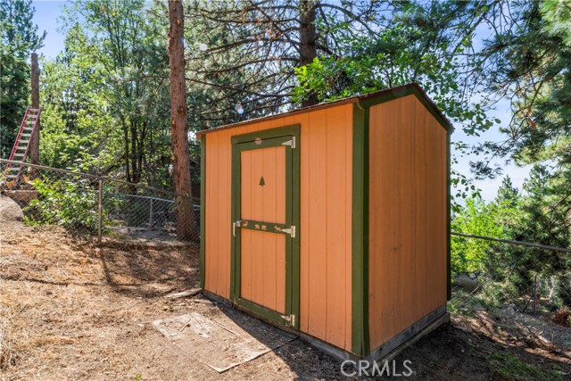 Detail Gallery Image 34 of 47 For 31115 Valley Oak Dr, Running Springs,  CA 92382 - 4 Beds | 2/1 Baths