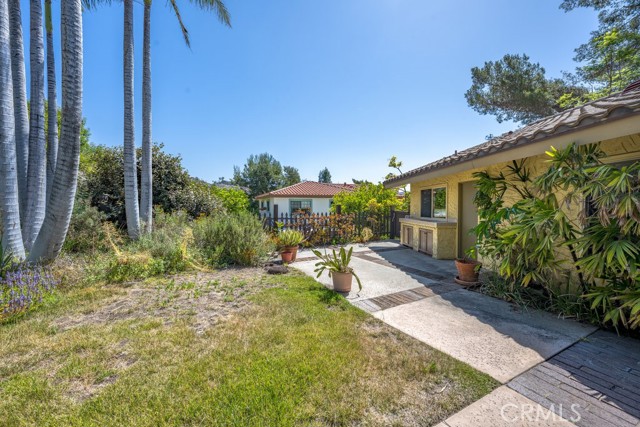 851 Misty Isle Drive, Glendale CA: https://media.crmls.org/medias/1d49bfed-756d-4cf1-aaba-0f712d4d3e08.jpg