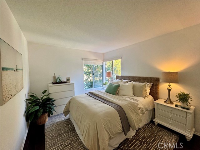 Detail Gallery Image 11 of 21 For 182 Westport, Newport Beach,  CA 92660 - 2 Beds | 2 Baths