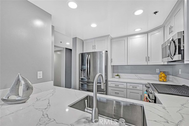 Detail Gallery Image 6 of 33 For 525 E Seaside Way #1504,  Long Beach,  CA 90802 - 2 Beds | 2 Baths