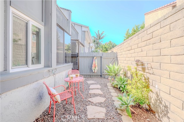 16872 Pacific Coast Highway, Huntington Beach CA: https://media.crmls.org/medias/1d4ac460-9bec-4fdf-a1bd-eccbf9c12336.jpg