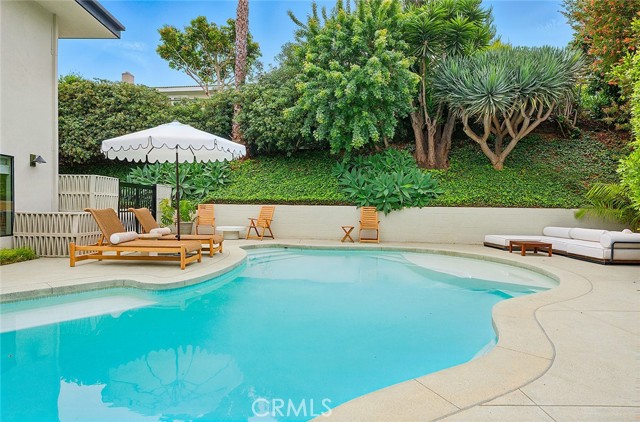 6360 E Vera Crest Drive, Long Beach CA: https://media.crmls.org/medias/1d4afff3-bb0f-4679-b86f-d04bac4226da.jpg