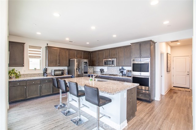 Detail Gallery Image 9 of 34 For 24449 Payton Dr, Lake Elsinore,  CA 92532 - 4 Beds | 3 Baths
