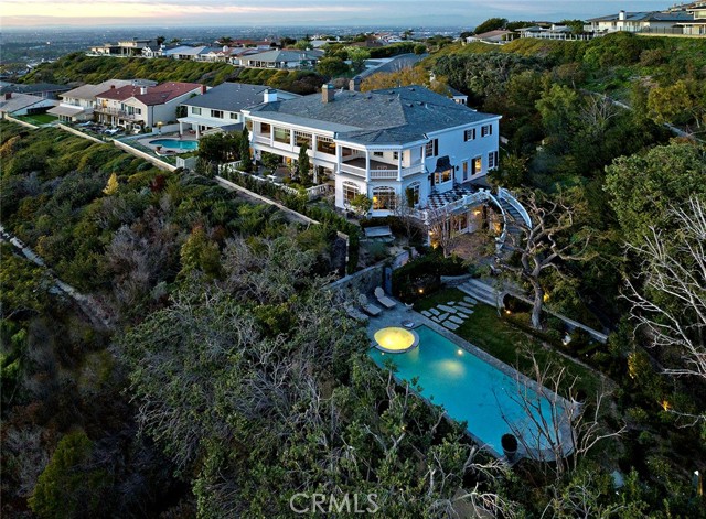 1 San Mateo Way, Corona del Mar CA: https://media.crmls.org/medias/1d4c222b-15df-4910-bfe3-c14d1164be40.jpg