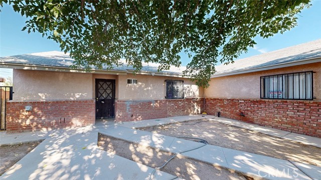 Detail Gallery Image 1 of 19 For 38539 35th St, Palmdale,  CA 93550 - 4 Beds | 2 Baths