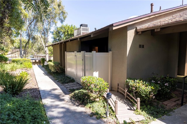 Detail Gallery Image 20 of 29 For 15942 Alta Vista Dr #D,  La Mirada,  CA 90638 - 2 Beds | 2 Baths