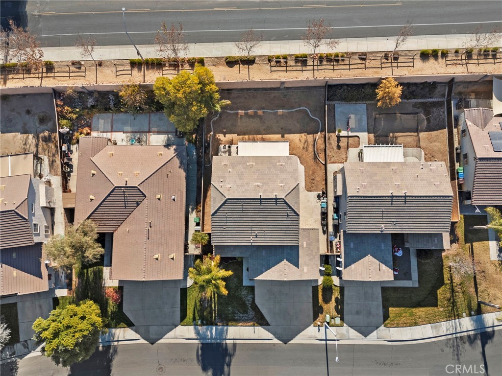 https://media.crmls.org/medias/1d4c8bfe-9f3c-4a2f-a10c-e5dd8650d37d.jpg?preset=X-Large