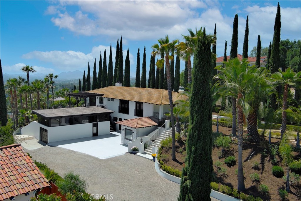 567 Lone Oak Drive
