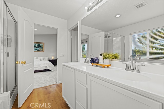 28238 Alton Way, Castaic CA: https://media.crmls.org/medias/1d4d8745-c1a0-4d84-b7a2-7f50881c9bd5.jpg