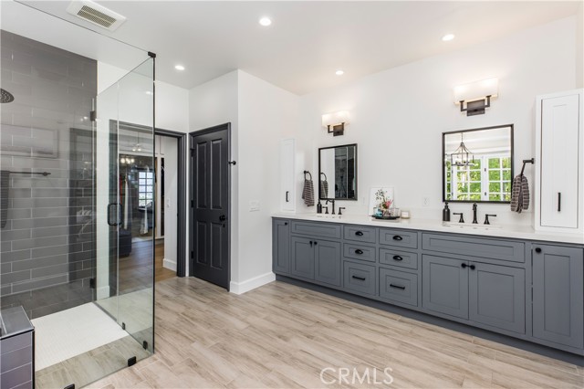 6032 County Oak Road, Woodland Hills CA: https://media.crmls.org/medias/1d4d93d8-39ff-4fa4-9dd9-031dc4223564.jpg