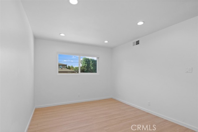 Detail Gallery Image 24 of 38 For 14012 Gershon Pl, Santa Ana,  CA 92705 - 3 Beds | 3 Baths